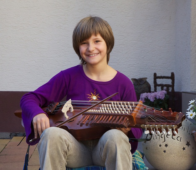 Angelina Ambrosini, tio &aring;r