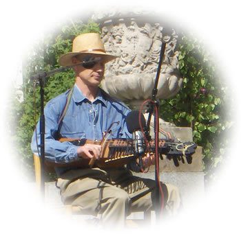 Anders Nordfors med in kontrabasharpa