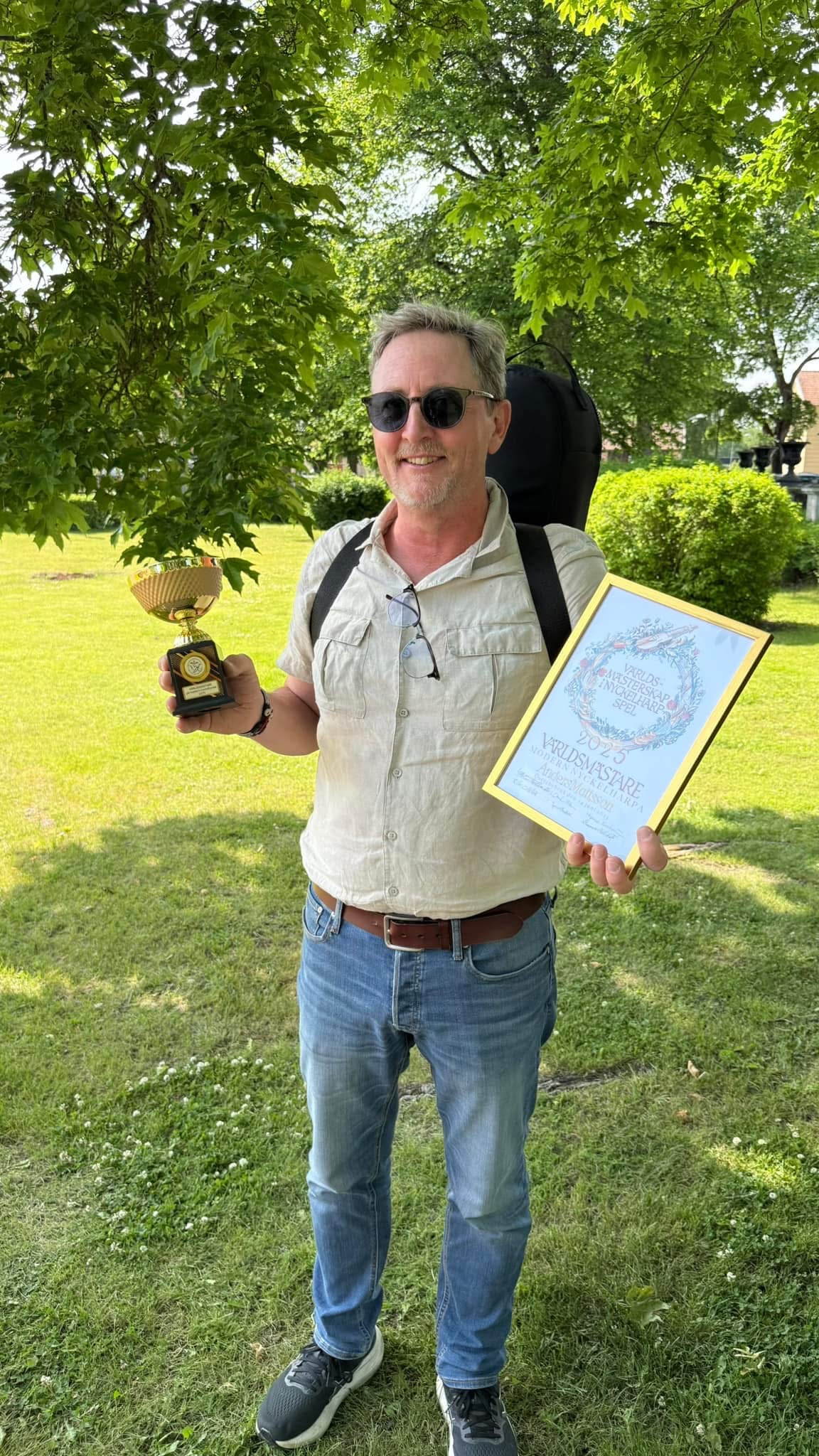 Anders Matsson v&auml;rldsm&auml;stare p&aring; modern nyckelharpa